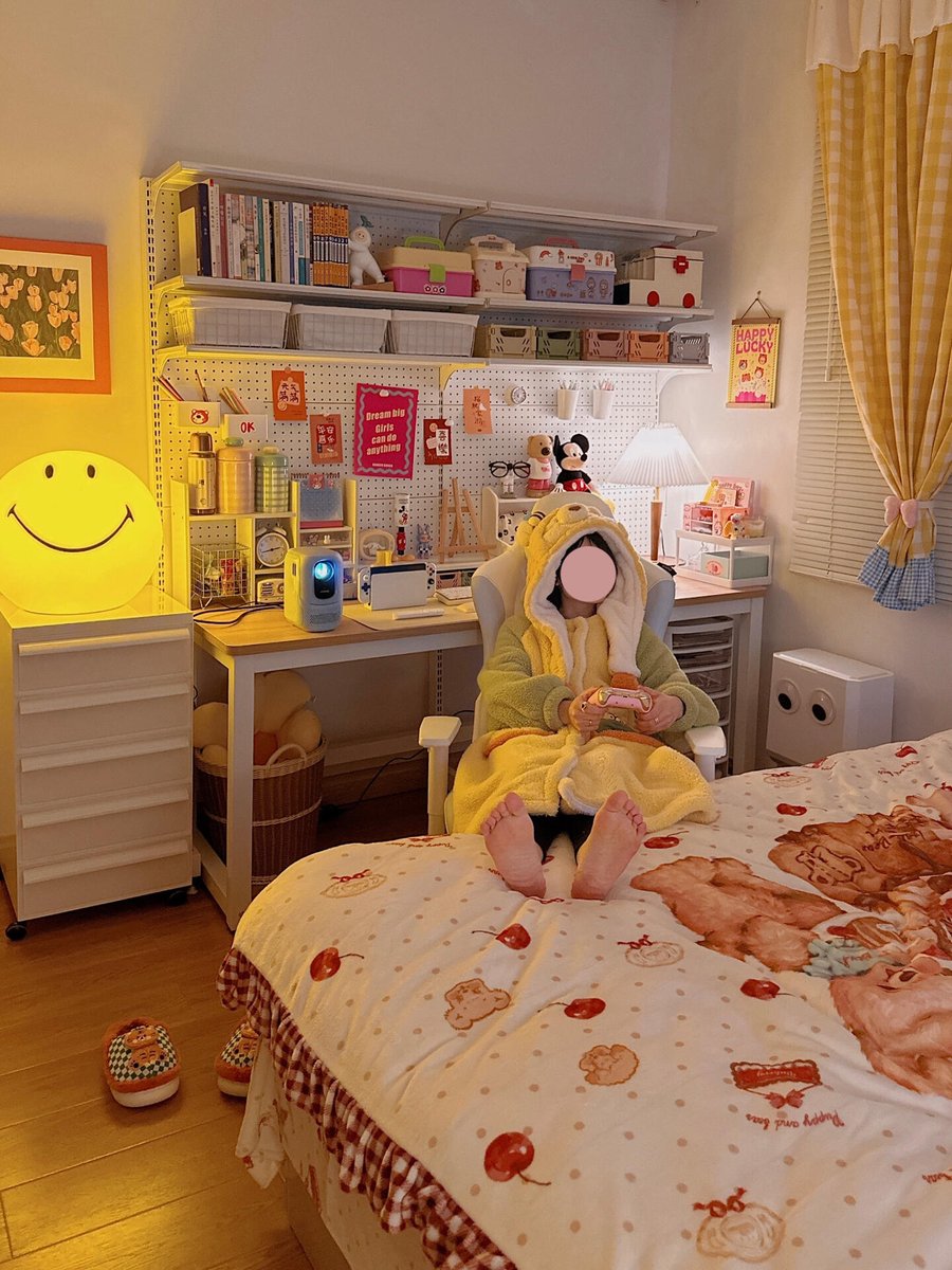 mkrkaoru's tweet photo. Missing your smile from thousands of miles away, but a quick video call makes every long night feel warm. ， https://t.co/zgVA3SuJCQ