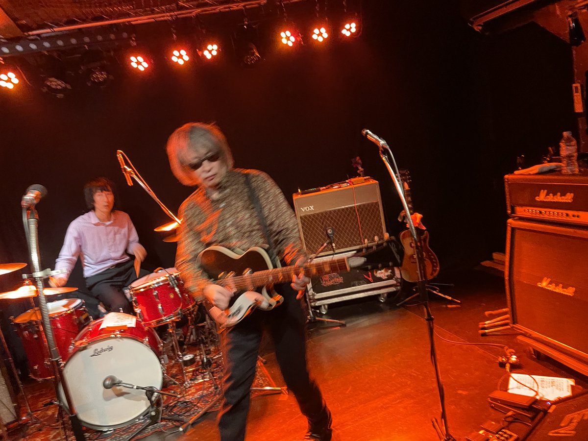 chap_thechaps's tweet photo. ショーネンさんがジミーリードさんのBaby What You Want Me to Doを歌ってくれました。カッコ良かった！
最近、ひとりで一生懸命ギター練習している曲です！あいかわらず上達しませんが😅
#プライベーツ
#ジミーリード https://t.co/qMLn1QPYoO