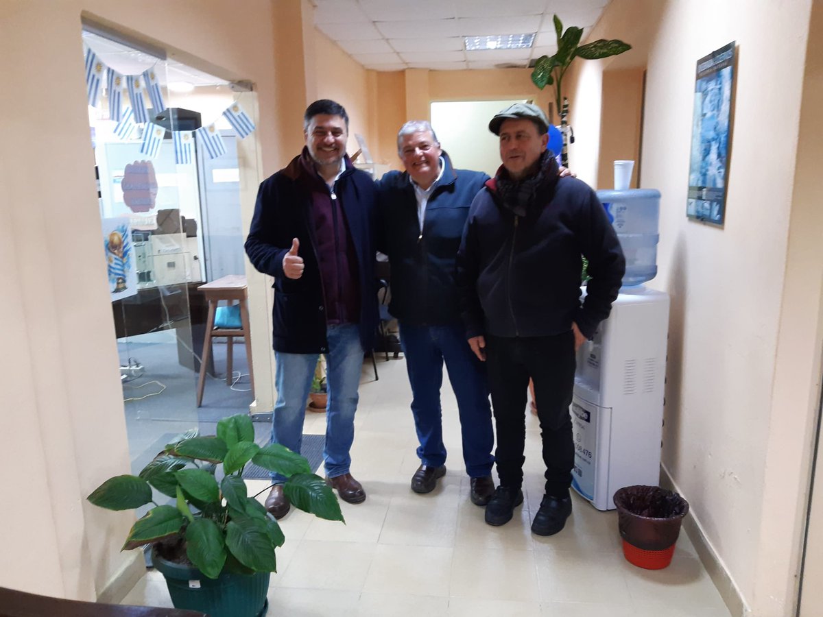 cacho_vergara's tweet photo. Ayer viernes 3 de julio asumo como Alcalde de mi hermoso pueblo de la Charqueada en Treinta y Tres Uruguay.
Sabremos cumplir!!
@LuisLacallePou 
@JLFalero 
@OmarPaganini 
@AlvaroDelgadoUy 
@PNACIONAL 
@Valeriaripoll3 
@gbianchi2020 
@Ni_Martinelli 
@JavierGarcia_Uy 
@MartinLemaUy https://t.co/T2qoHR9rXP
