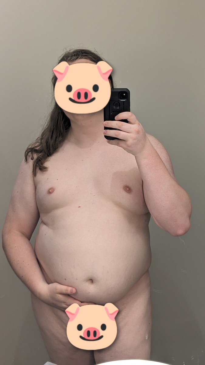 GorgingGamer's tweet photo. All this walking has me feeling fat as fuck on vacation #maleweightgain #freshman50 https://t.co/XAkP4KtDi7