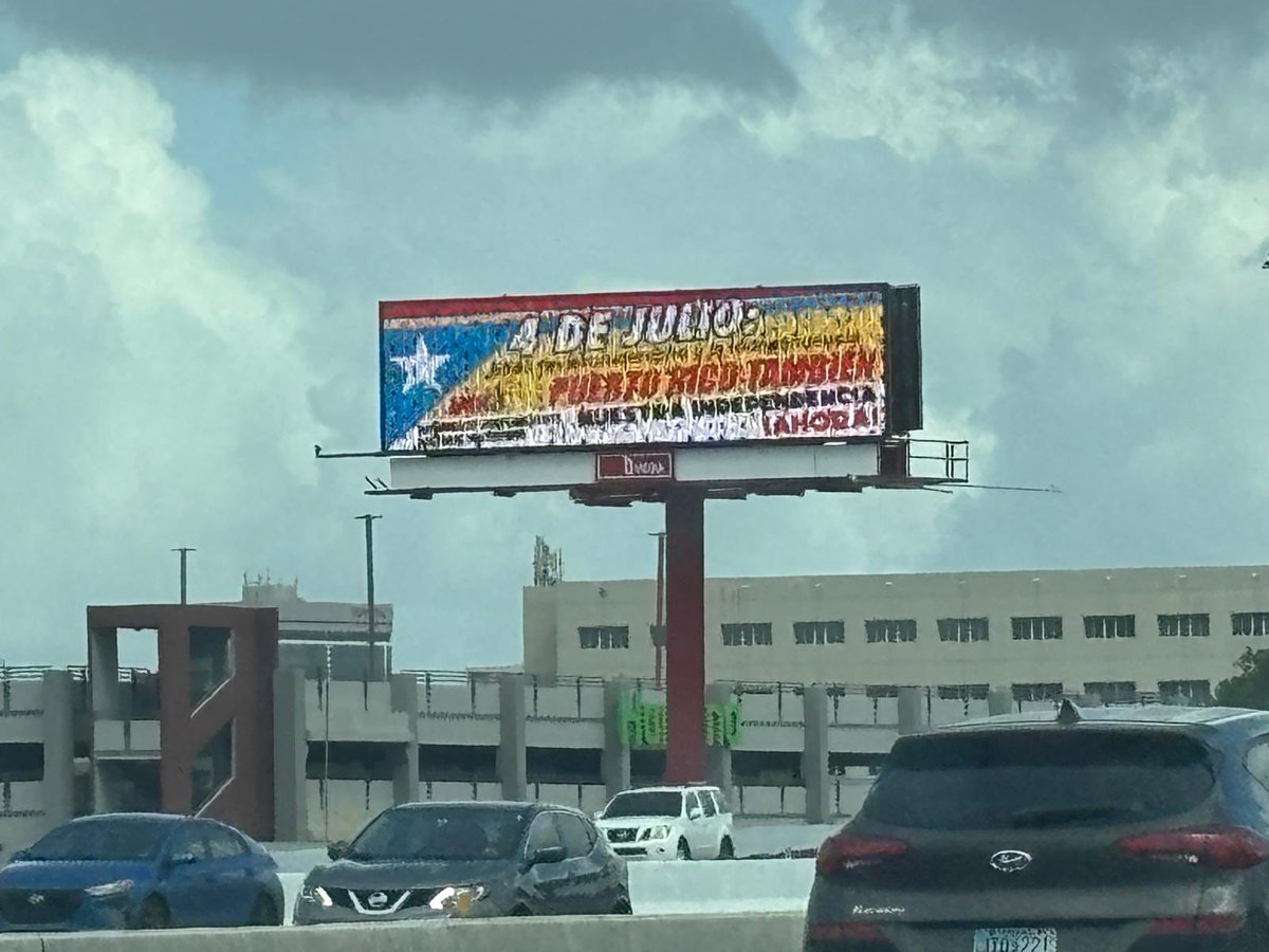 gaboramospr's tweet photo. Aparecen Billboards en gran parte de la isla exigiendo nuestra independencia. https://t.co/WhSumyVGKD
