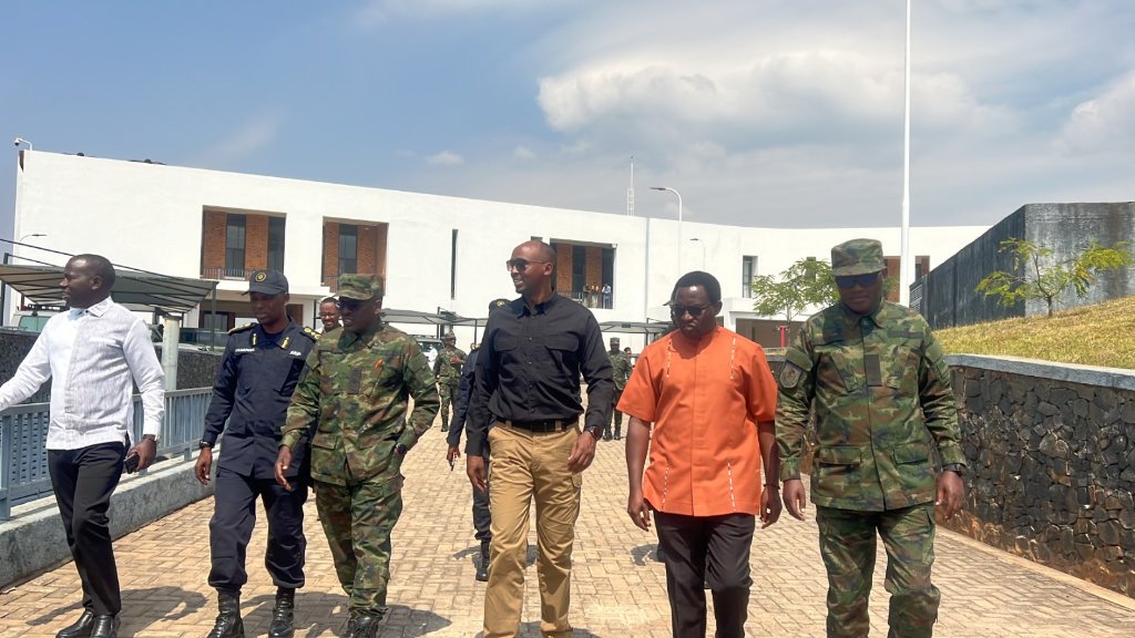 NyaruguruDistr's tweet photo. Minisitiri w'ubuzima wari umushyitsi mukuru  Dr.Nsanzimana Sabin  yavuze ko uyu munsi ari umusi u Rwanda rwongeye kugarura ubuzima bigizwemo uruhare n'Ingabo zari iza RPA zahagaritse Jenoside ziyobowe na Nyakubahwa Perezida wa Repubulika  y'u Rwanda, Paul Kagame. https://t.co/cUr6ozCO8I
