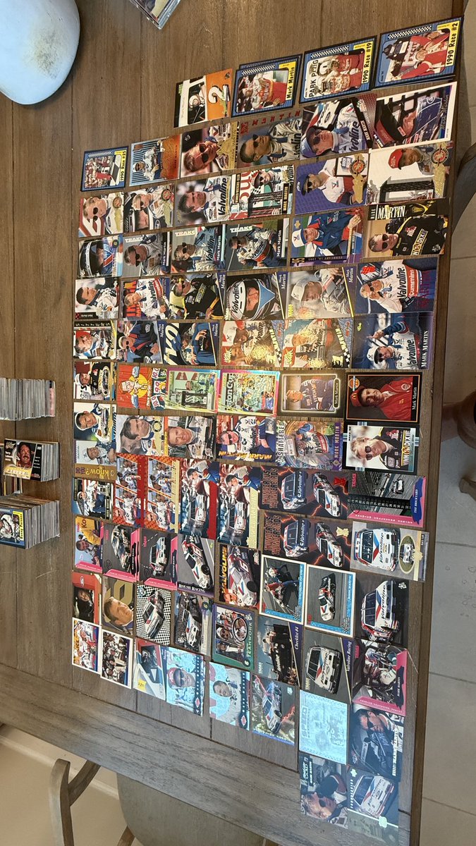 jack_asher44's tweet photo. @NASCAR @markmartin - I was just gifted 1000s of @NASCARHall famer cards &amp; this guy is my favorite. https://t.co/1NYxGEGMxO