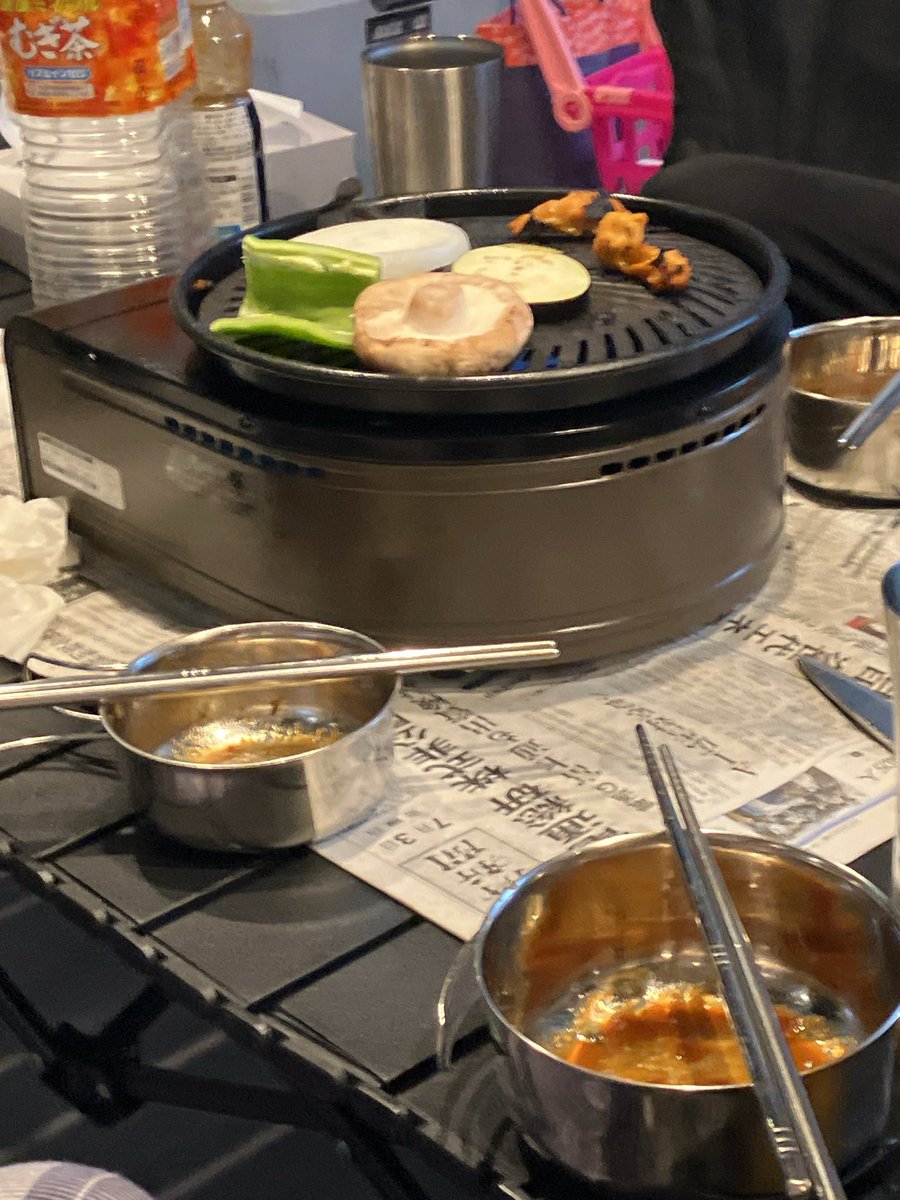 kitamura4649's tweet photo. 今日も家の屋上でBBQ https://t.co/4lOR2zF9Wt