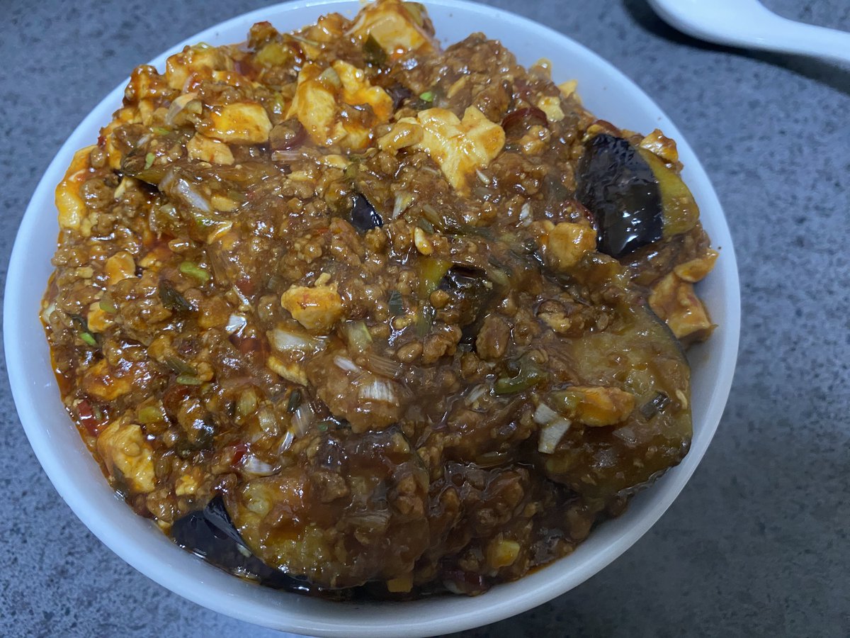 Tukuyomi8014's tweet photo. 今日の晩飯は麻婆ナス豆腐丼！！ https://t.co/KeJXQ8Svor