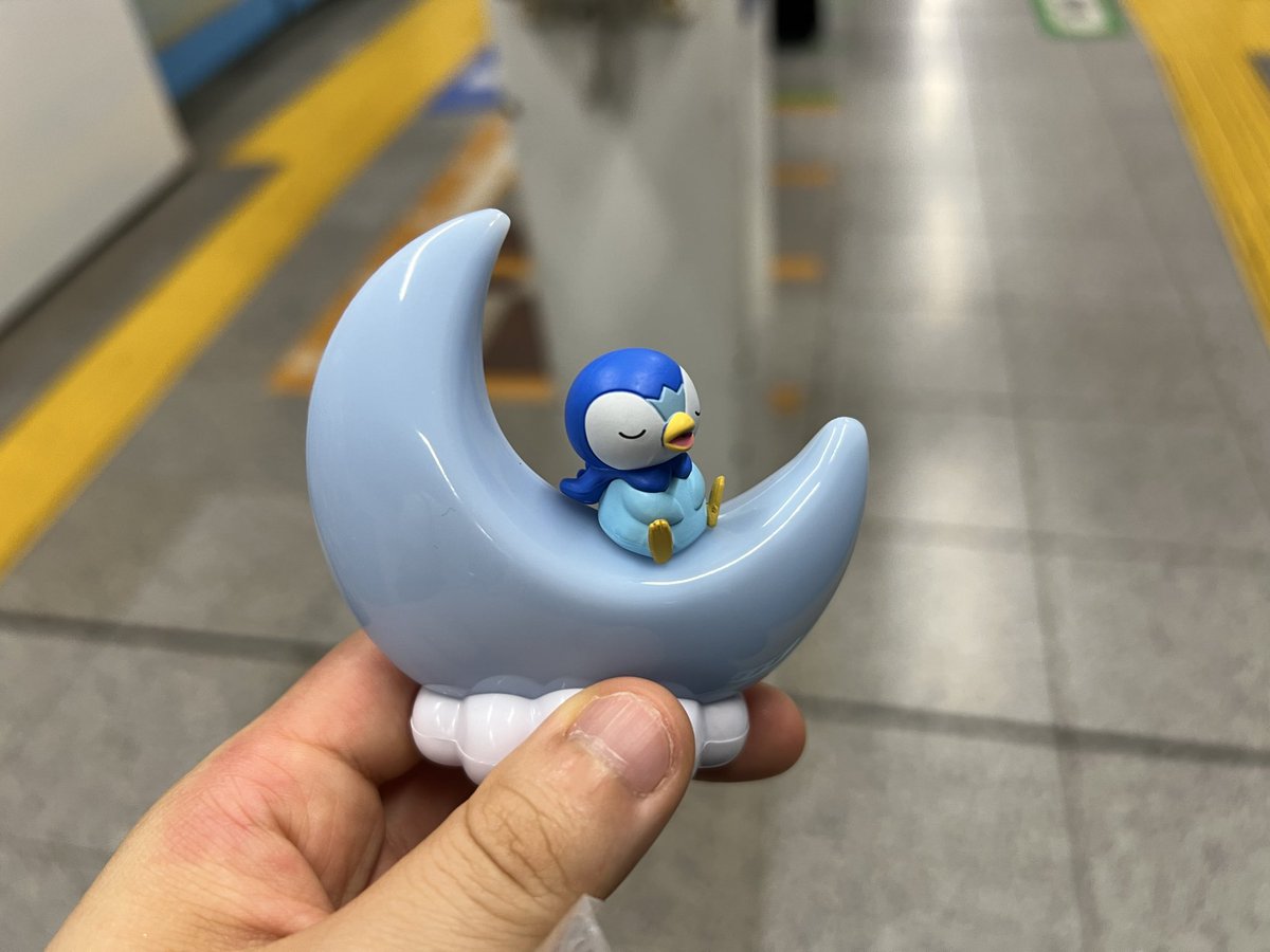 pakupakuman3's tweet photo. このXで見たこのガチャポン、
やっと新宿で見つけて、自分と彼でやって、
彼が引き当てた🙌🏻
推しポケモン、ポッチャマ∩(･`Θ´・)∩
やた！！！！
#ポッチャマ #ポケモ‍ン https://t.co/DQcypXi6Rs