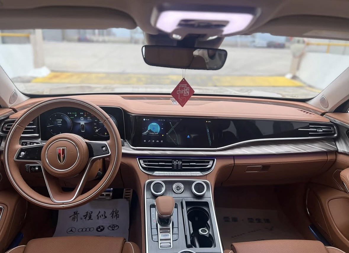 GrailArchive's tweet photo. The Hongqi H9 has the road presence of a car twice its price. What do you think of its design? https://t.co/bvH3ne0FDG