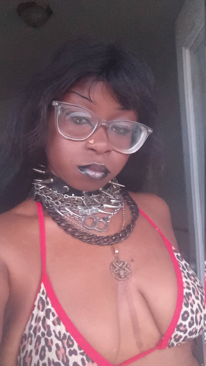 brattyfucktoyy's tweet photo. sexxxyyy https://t.co/v02rC6uME0