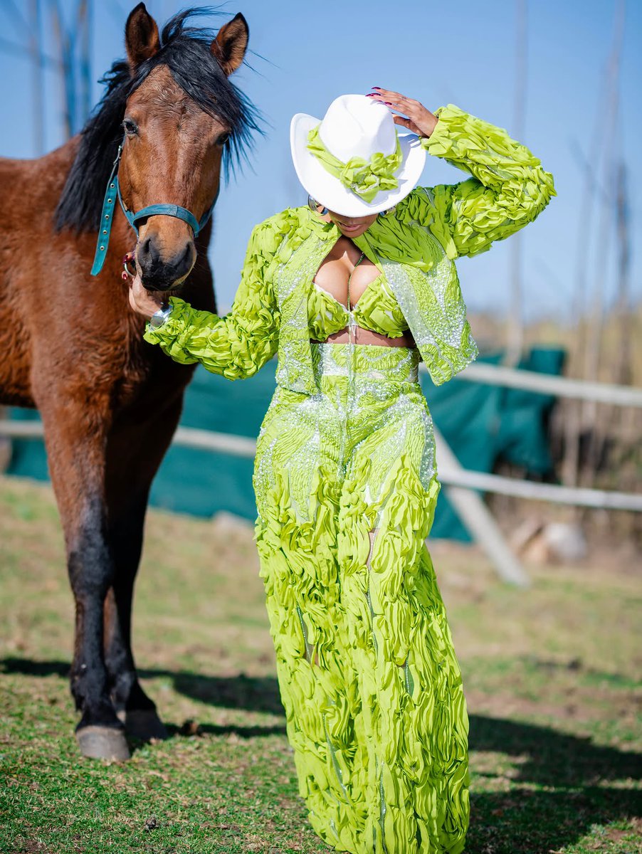 TheAudioLabSA's tweet photo. Thembi Seete for the Durban July💚🔥 https://t.co/26mO7qMmoN