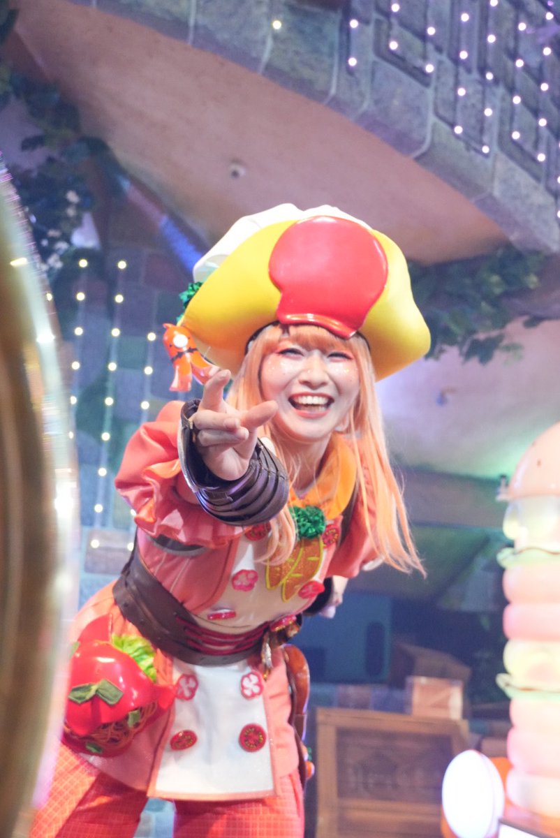 asu_cina2001's tweet photo. オムライスさん&amp;パイロットさんかわいい！
おすそわけもらいましたなんのおかずかな？？✨️ https://t.co/kXbFZyXsWS