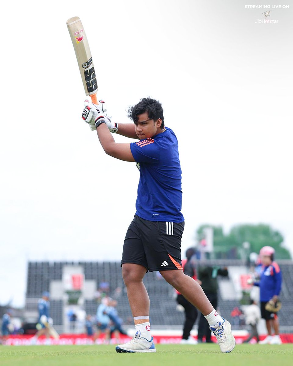 StarSportsIndia's tweet photo. A golden opportunity awaits... 👀✨

Will #VaibhavSooryavanshi make his #TeamIndia debut tonight? 🇮🇳🔥

#ENGvIND 2nd T20I 👉 Streaming LIVE on JioHotstar! https://t.co/j9xsltlFo4