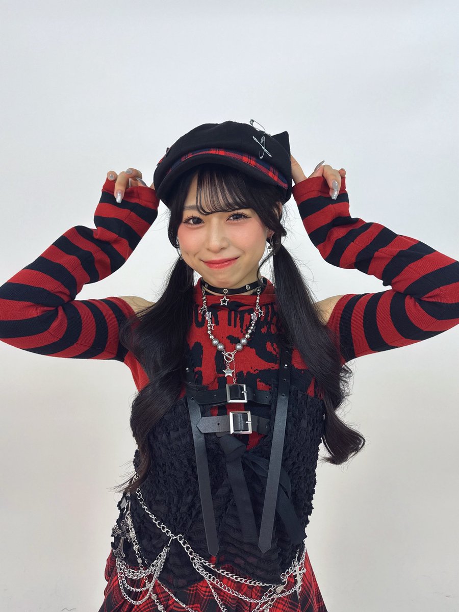 87nan913_'s tweet photo. みんなーーー！

サインは裏面にたくさんメッセージ書きます！📝
チェキはあなたのことを考えてかわいいポーズたくさんします！
抽選会はレアなグッズいっぱいでハズレなしです！👍🏻

今回からはななん始めましょう！❤️
（申し込みは⬇️からできます）
https://t.co/rP9VjQ1YTl https://t.co/dl59DltbDt
