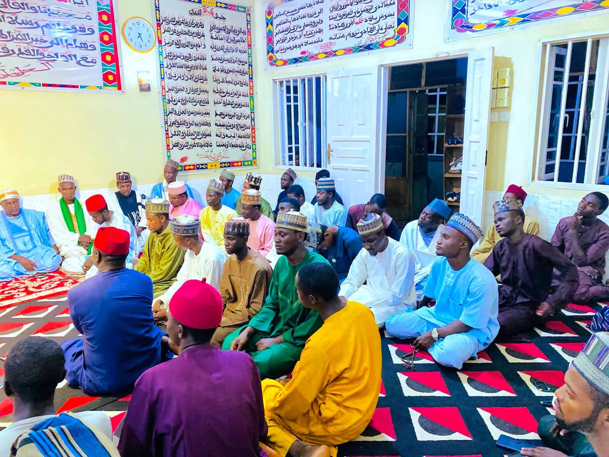 Maidiwanigroup's tweet photo. Alhamdu Lillahi 
Shehu Isma’ila Umar Almaddah (Mai Diwani) Ya Gabatar da Zaman Diwani Nurul Haqqi a Zawiyyar Ahlul Faidhati Mai Diwani Group, 
Yau Juma'a 3/07/2026 https://t.co/HQDqXU6CC5