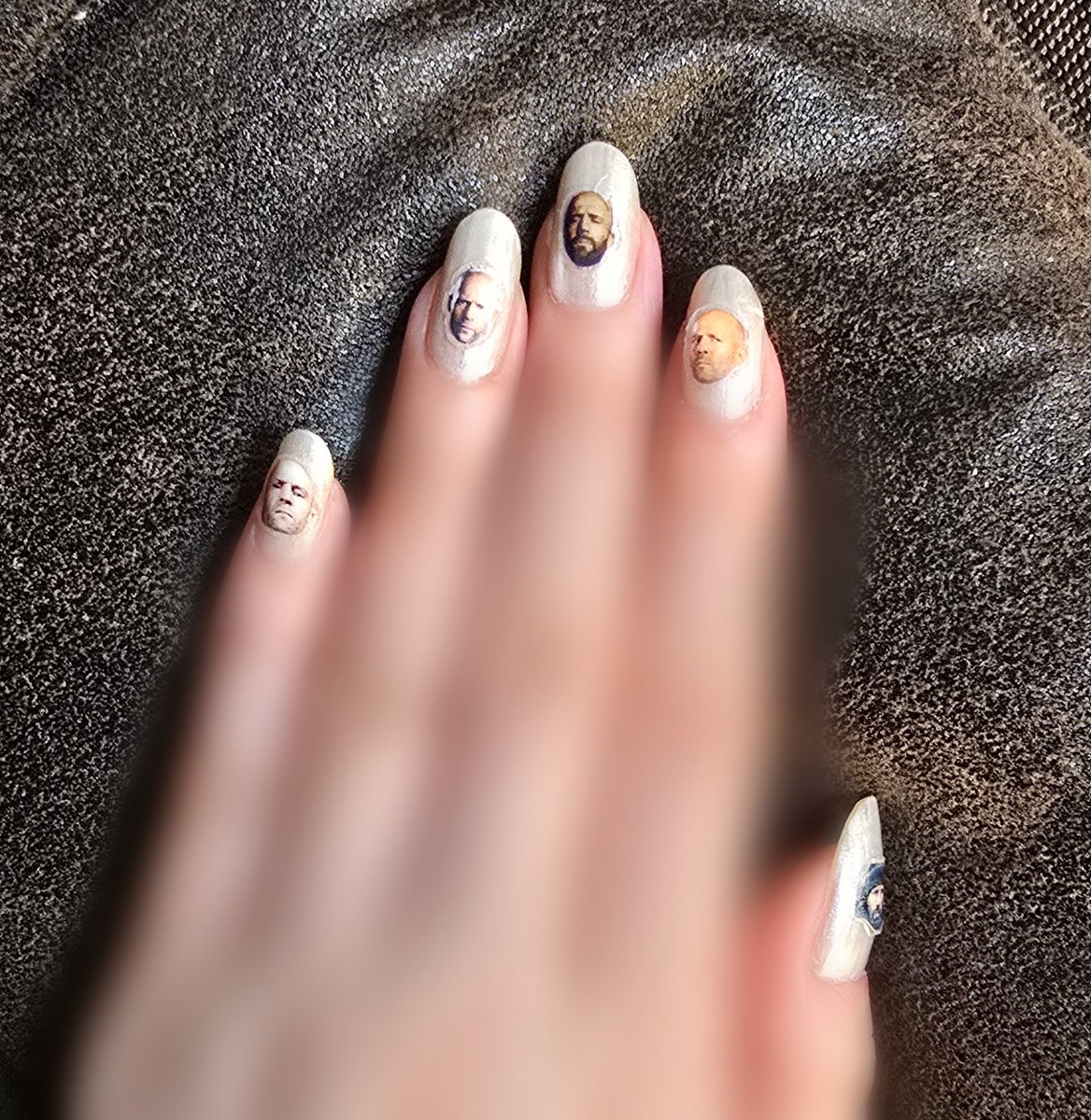 nice_middle128's tweet photo. 「どの映画のステイサムでしょうか？」クイズが出来るネイルにした💅 https://t.co/5gBVyTfj01