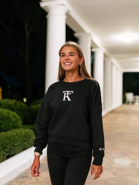 kai_trump_19's tweet photo. Building my fashion brand from scratch 🖤
Streetwear • Style • Ambition

Giveaways and surprises for my supporters 🎁

Pick a number from 1–19 and DM me on Telegram 💙
https://t.co/aOoHceggLI

Watch the journey become a lifestyle. https://t.co/m4Udl6Ugmp