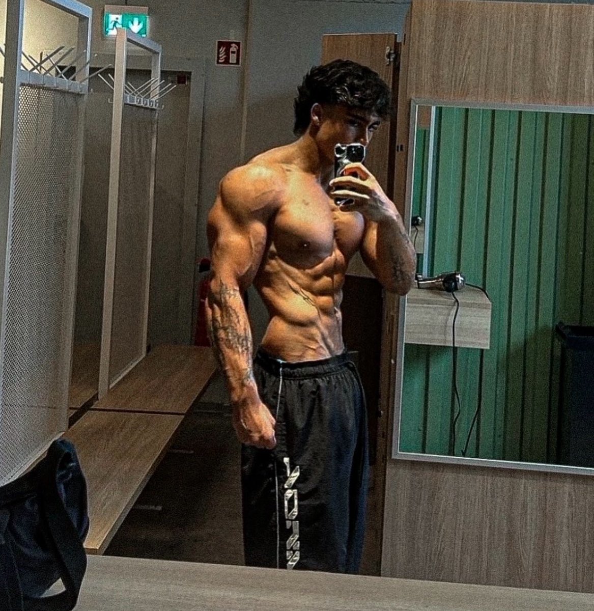 AlphaGodClark's tweet photo. Who wanna serve me first today🤑
https://t.co/KynXabHxPZ https://t.co/55jiDpJfa8