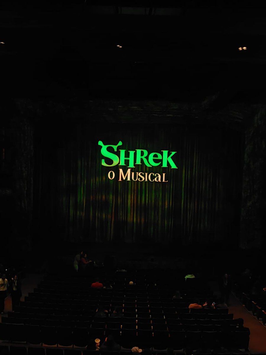 wtfddh's tweet photo. amanhã é a última sessão de Shrek, o primeiro musical que eu vi na vida, 4ever no meu coração Shrek o musical! 💚 https://t.co/yCnRIwHuLZ