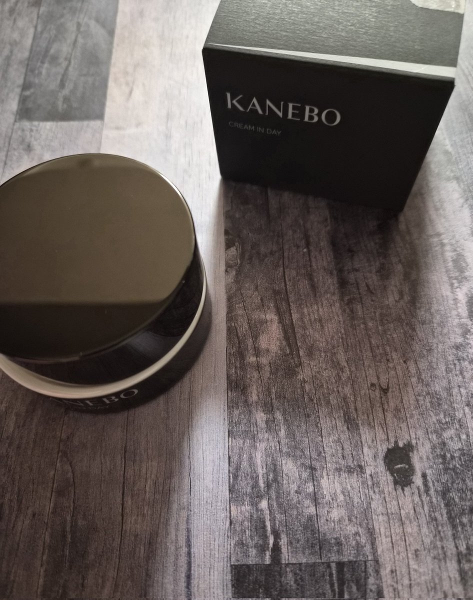 imai_imax's tweet photo. 爆買い KANEBO
クリームインデイⅡ
これも高い。正直これでなくてもよいのではと思っちゃうんだけど、なかなかめぼしい代替品がない(個人的に)
ヴェイルオブデイは私は合わなかったんだよなー https://t.co/NnCB861sZW