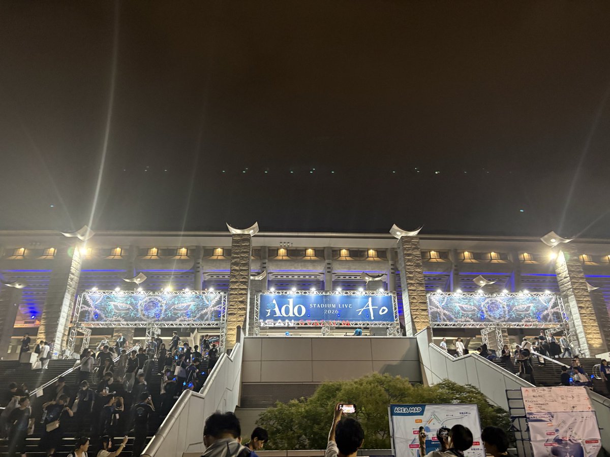 VZ1k0n's tweet photo. 「Ao」1日目終了
現状声の出し過ぎでノドが痛すぎるw

2日目
VIP_Aという事で涙腺爆発の予感大

今回の演出も予測不可能で涙あり笑いありの
ムチクチャ素晴らしいライブでした‼︎

もっと続いてほしいな〜... https://t.co/5YJ6179MqG