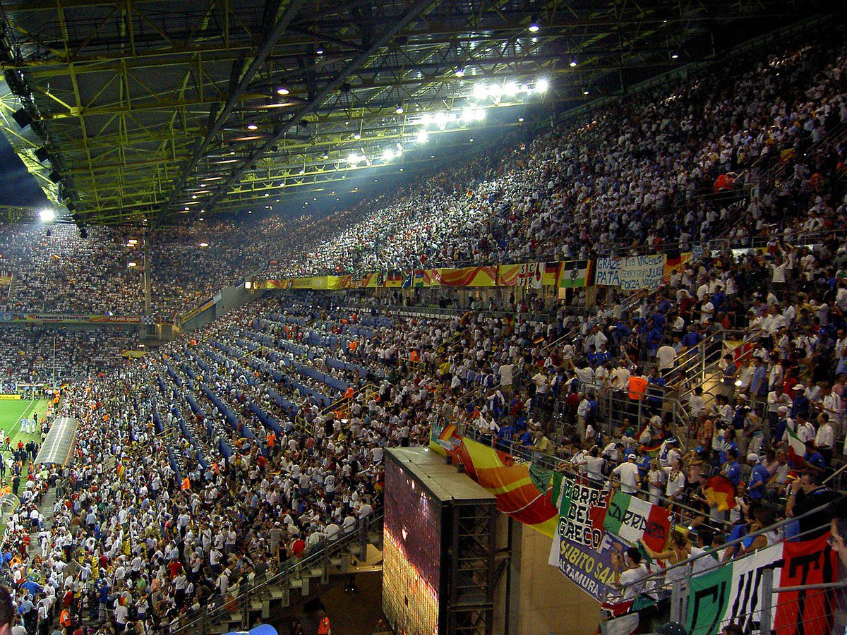 germanshepard8's tweet photo. #4luglio 2006 – Si svolge al Signal Iduna Park di Dortmund la #semifinale del 18º Campionato #mondiale di calcio tra #Germania e #Italia vinta da quest'ultima per 2-0 ai tempi supplementari.
#storia #sport https://t.co/im01bd0Get