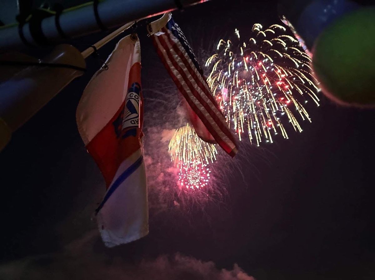 USCGAux's tweet photo. Happy Independence Day to all as we proudly celebrate 250 years of American pride and tradition!

📷: Charles Brennan AUXPA3

#PTWM #USCG #USCGAUX https://t.co/qiICF5qsQ9