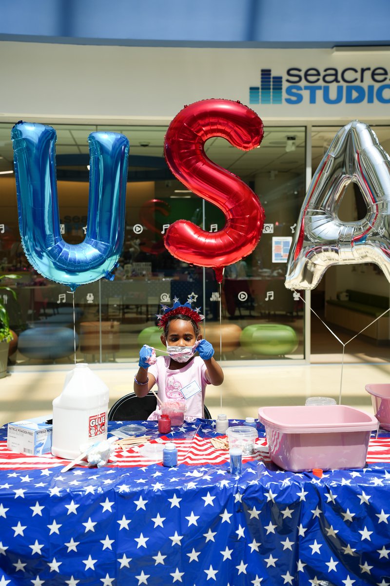 Cohen_Childrens's tweet photo. Cue the music and pass the glitter! 🎤✨ Our little ones got into the 4th of July spirit with some slime-making and karaoke in our Seacrest Studios. 

Wishing everyone a happy, healthy, and safe holiday! 🇺🇸 https://t.co/m76FNAUjxN