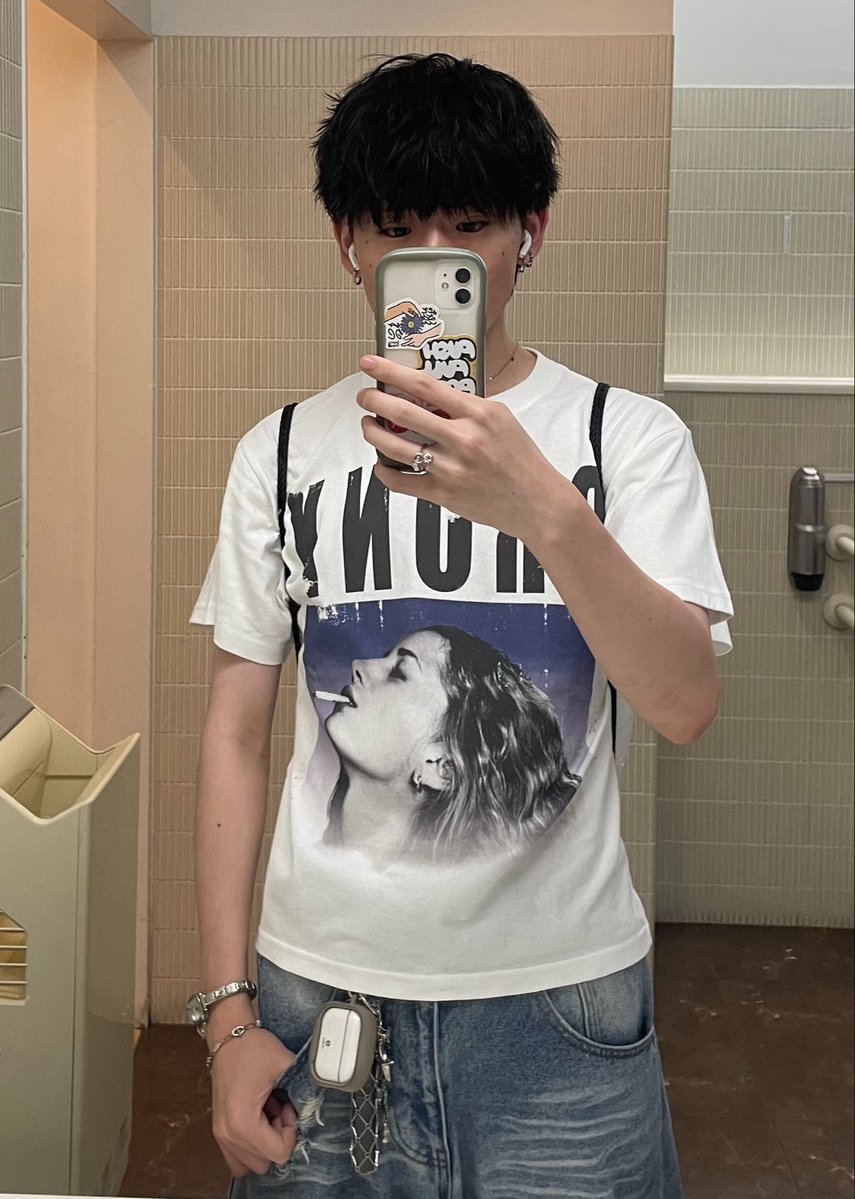 mi0_____0's tweet photo. 新しい服いい感じ https://t.co/uwdRF3e7oU