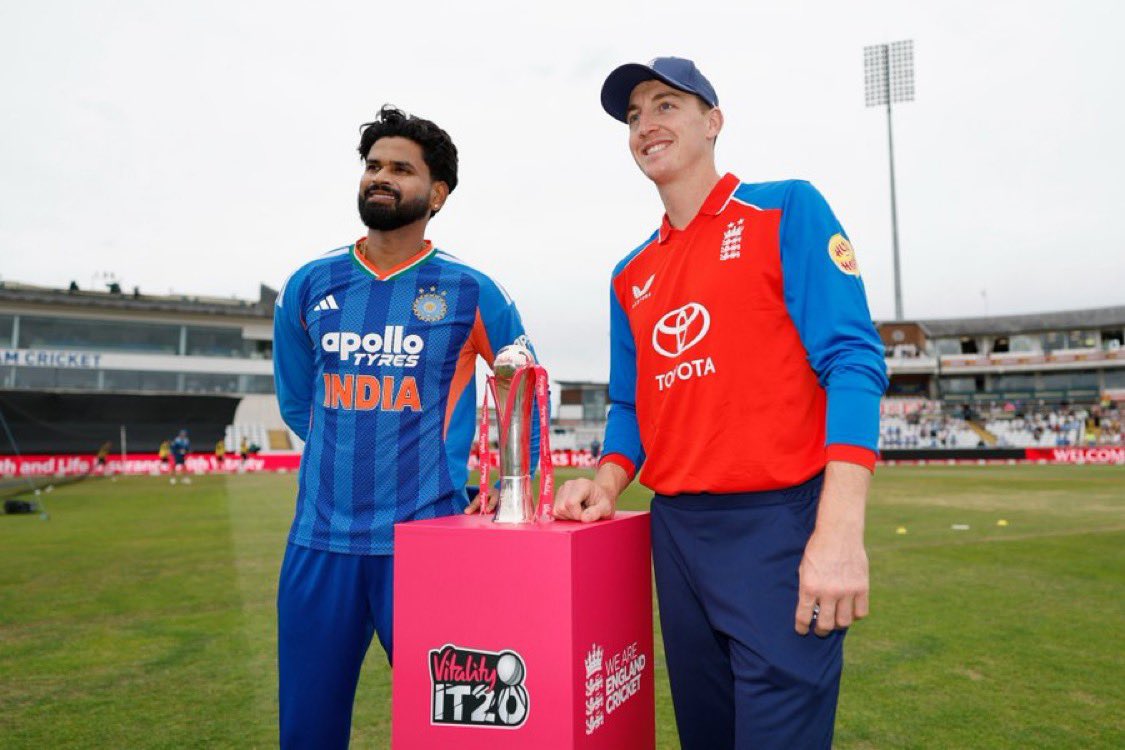 Cric_Punch's tweet photo. TOSS UPDATE 🚨🇮🇳

India have won the toss and elected to bat first in the 2nd T20I against England. Time for the Men in Blue to put runs on the board! 💙🏏

#ENGvsIND #TeamIndia #INDvsENG #T20I #Cricket https://t.co/pRh2ihsvRT