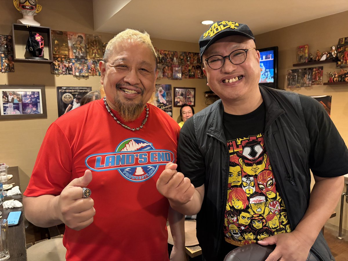 CocoroHarada's tweet photo. 今年で3回目になるアズールドラゴンinがむしゃら。やっとタイミングが合っていけました。タギリヒメ選手や富豪富豪夢路選手からも面白い話が沢山聞かせていただきました。みなさん本当にありがとうございました😊

#プロレス居酒屋がむしゃら https://t.co/79LqqrODeM