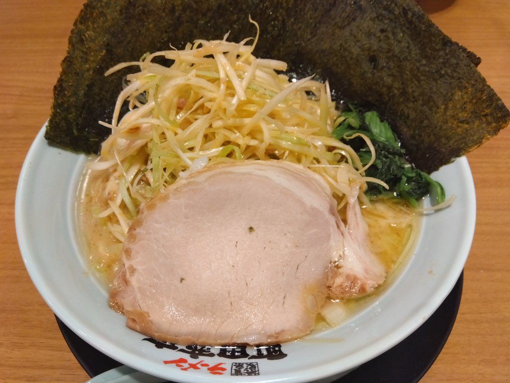 Pizza_Overdose's tweet photo. ポーターロビンソン https://t.co/JhPE7MrXPJ