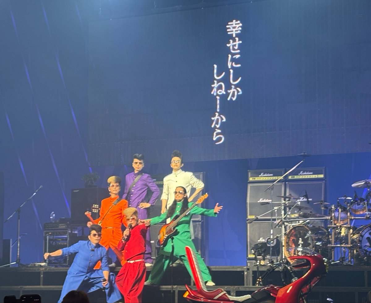 mi_2_tan's tweet photo. 松さんのポーズ確認してから対照ポーズしてるランマさんラヴ https://t.co/jMgau2R1Uf