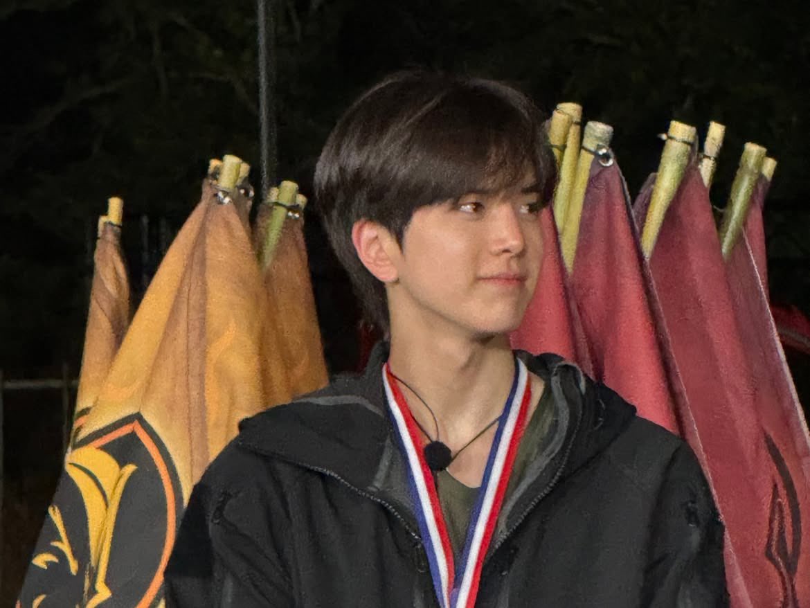 wave2hoon's tweet photo. 초등학교 졸업식? ㅈㅅㅎㄴㄷ https://t.co/rGdUEuPrTW