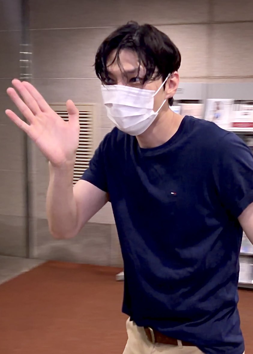 themoment520524's tweet photo. 260704 뮤지컬 <유미의 세포들> 퇴근

순식간에 지나간 택운이
오늘 종일반 수고많았어⭐️

@JUNGTW_LEO https://t.co/8RDoPQt6yF