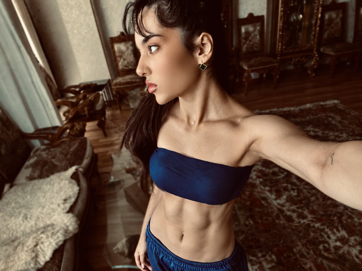 Kiana tweet media