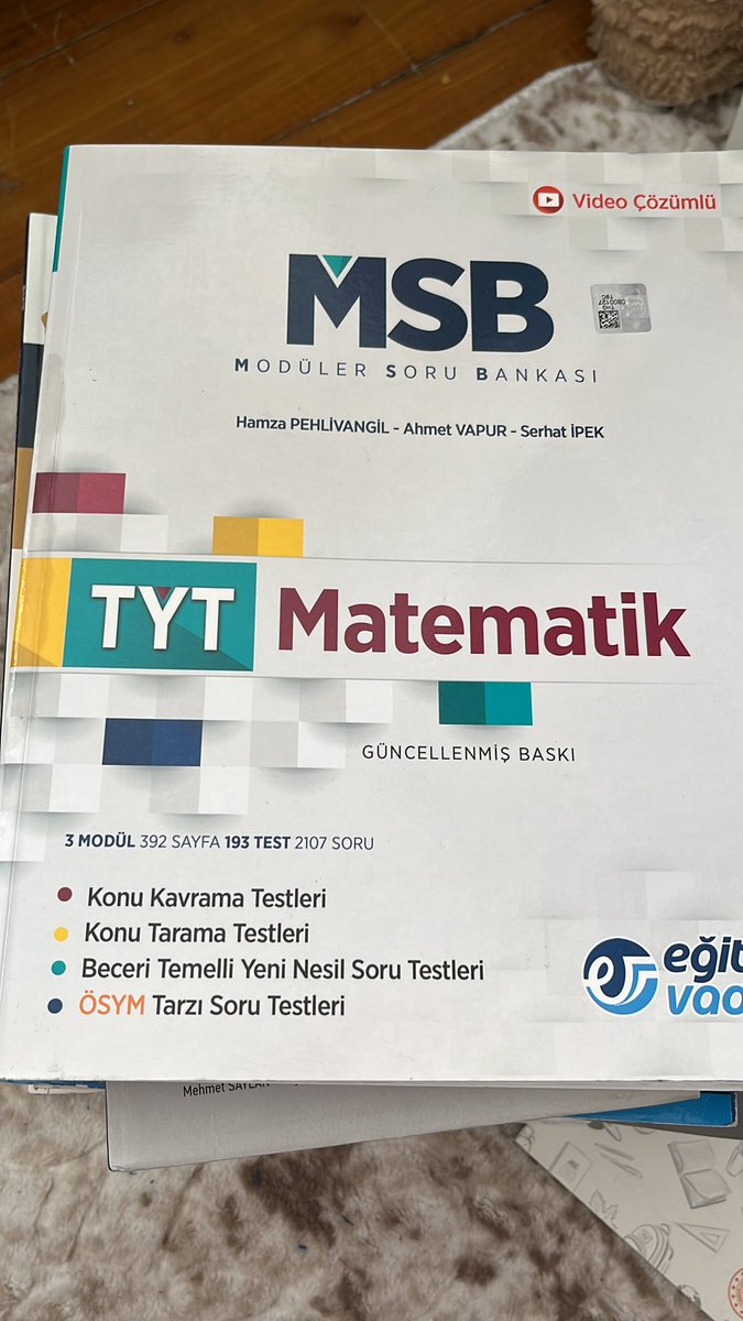yoonjgh95's tweet photo. 150tl sosyal ve edebiyat bilgi sarmal 
İsmim yazan kısmı çizdiğim için 200 tl 
50tldir matematik https://t.co/P87ZTmJc2d