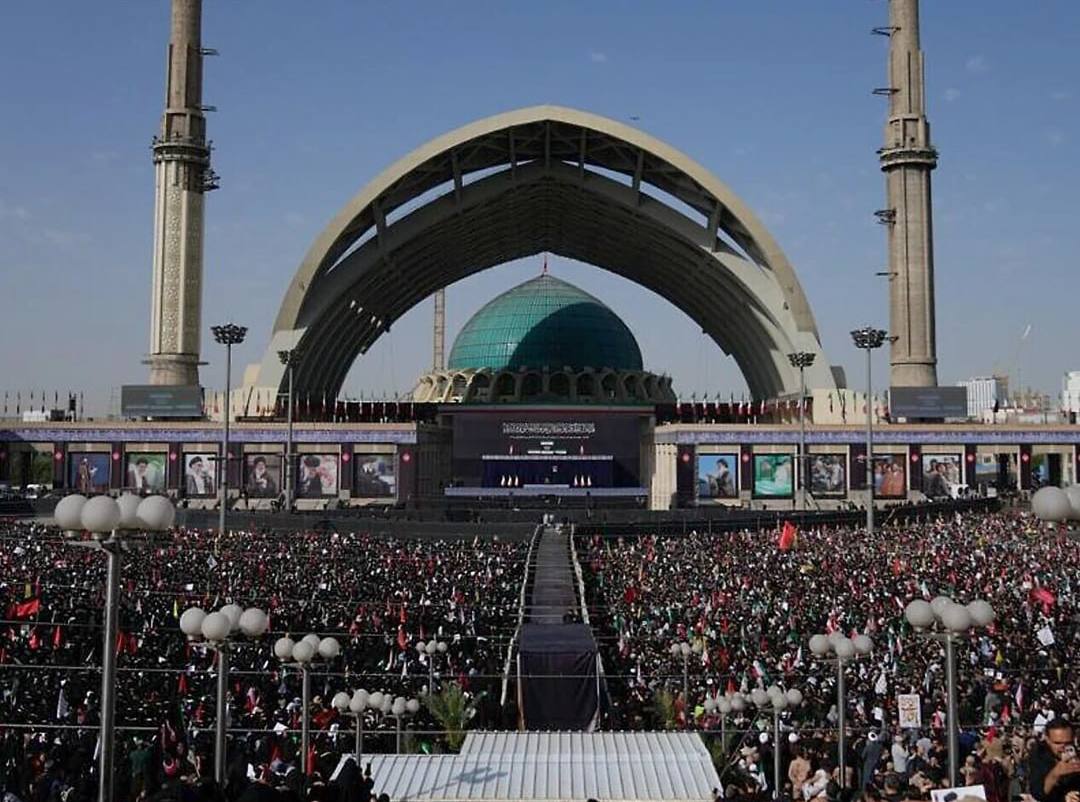 basnbyl4's tweet photo. وسائل الإعلام الصهيونية: ملايين الإيرانيين يودعون زعيمهم بشعار "الموت لإسرائيل!".

#قوموا_لله 
#فريد_العصر
#تشييع_شهيد_الله
#سنشيع_ابن_الزهراء   
#تشييع_القائد_المعظم https://t.co/fdzu4PFrwp