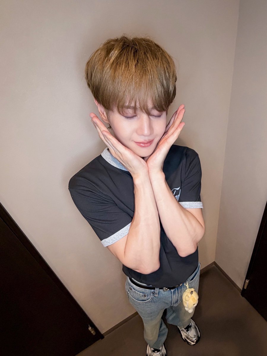 Highlight_japan's tweet photo. [📸]2026 YANG YOSEOP SOLO CONCERT ＜Fade In＞ in TOKYO Day 1✨

3年ぶりの日本でのソロコンサート🎥
いつも変わらず待っていてくださり、
たくさんの愛を届けてくださり、
本当にありがとうございます💡🌹💛

#HIGHLIGHT
#BEAST
#YANGYOSEOP
#Fade_In
#Fade_In_in_TOKYO https://t.co/zrvfNNavys