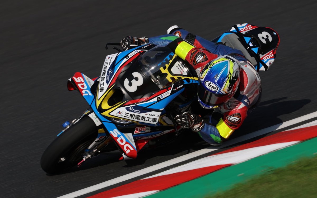 別作「達磨十聚」 いよいよ明日 #鈴鹿8耐 決勝！ 力を合わせて頑張ります！！ ゼッケン3