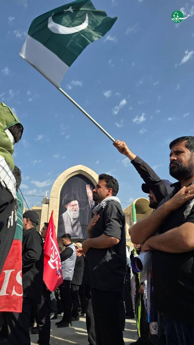 NJahani1's tweet photo. 🔸حضور پاکستانی‌ها در مراسم وداع با پیکر مطهر قائد شهید امت اسلامی در مصلی تهران
#باید_برخاست
#خمینی_مشهد https://t.co/qW9pklo3fx