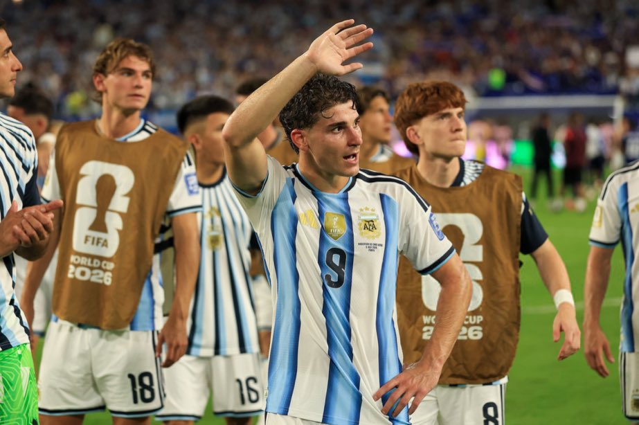 BlasterAlex's tweet photo. El hecho de que Julián esté haciendo un Mundial tan malo por no decir nefasto me hace creer.

¿Qué equipo pondría una gran cantidad de dinero por él viendo su Mundial? https://t.co/ATjvDAQSJE