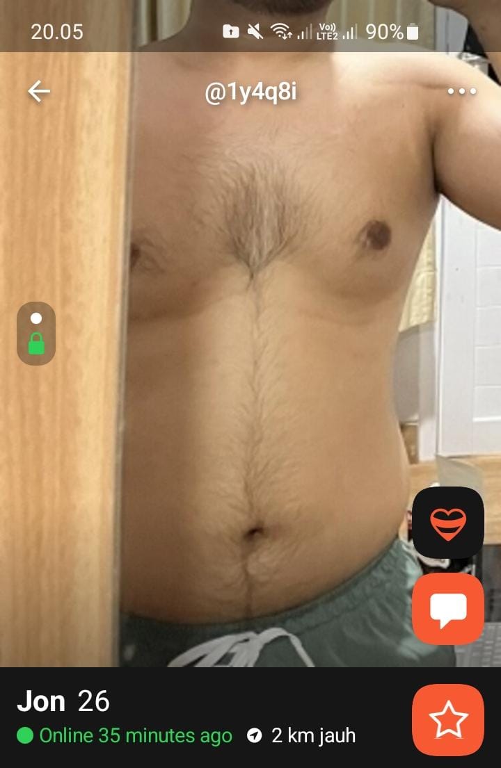 myselfhmm's tweet photo. Buat siapapun,yang nemu itu bukan saya ya. Saya ga main aplikasi dating apps, atau sejenisnya. Case nya, saya di DM oleh orang yang mengkonfirmasi apakah itu saya. Tapi yang jelas itu bukan Saya🙏 https://t.co/upFlKSVjEp