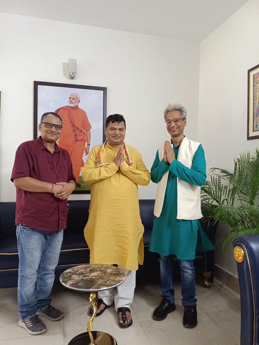 mrKKjha's tweet photo. On this birthday Dr. Raj Bhushan Choudhary agreed to lead us in our initiative to make India free of #anemia under the project #Lalima. We hope to share more in the next week. Happy birthday to @dr_rajbhushan ji 🥳💐 https://t.co/5ovekFlEEL