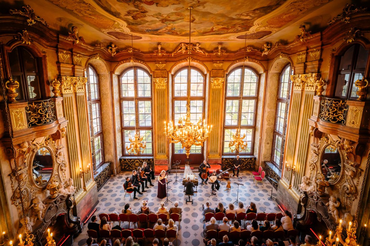 Zamek_Ksiaz's tweet photo. 🎶✨ To była prawdziwa uczta dla zmysłów! 💛 Za nami wyjątkowy koncert Amor Barocco w Zamku Książ 🏰
👏 Serdecznie dziękujemy wszystkim Artystom za niezapomniane emocje 🎻 oraz Gościom za tak liczną obecność i wspólnie spędzony wieczór ❤️ Do zobaczenia na kolejnych wydarzeniach! https://t.co/sWemI2JuNG