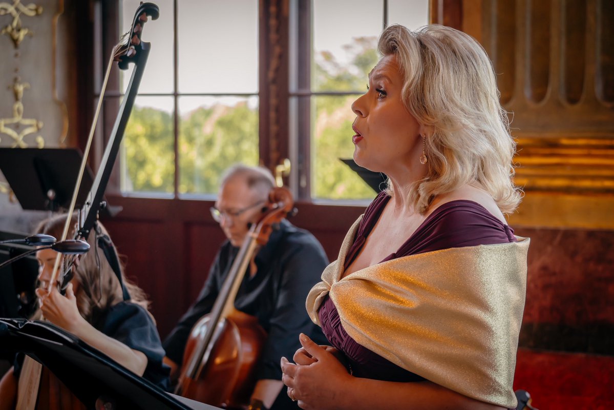 Zamek_Ksiaz's tweet photo. 🎶✨ To była prawdziwa uczta dla zmysłów! 💛 Za nami wyjątkowy koncert Amor Barocco w Zamku Książ 🏰
👏 Serdecznie dziękujemy wszystkim Artystom za niezapomniane emocje 🎻 oraz Gościom za tak liczną obecność i wspólnie spędzony wieczór ❤️ Do zobaczenia na kolejnych wydarzeniach! https://t.co/sWemI2JuNG