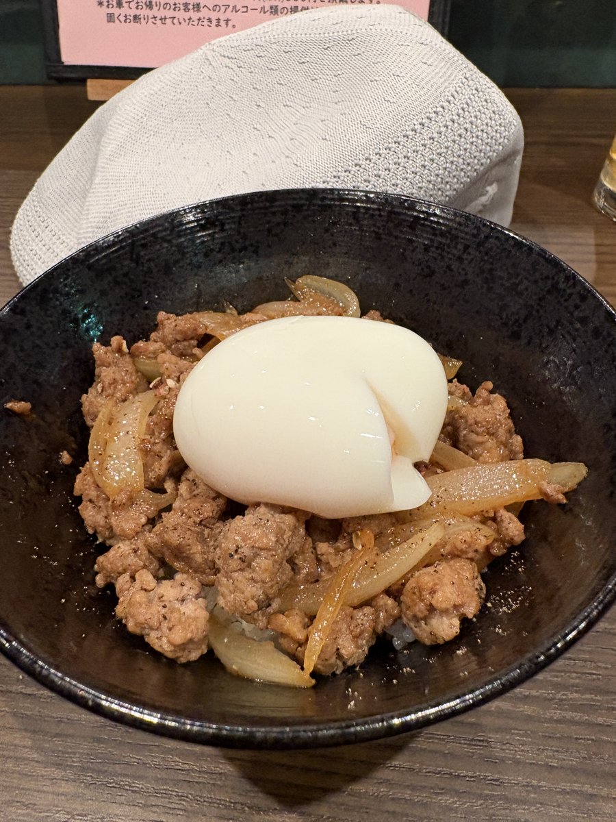 daita's tweet photo. うほ(￣ー￣)

#クンプウさんで一服して
#ynでライブ鑑賞して
#ワイ豚で〆飯
#ゲストハウス余市 https://t.co/7qUA6RHIdQ