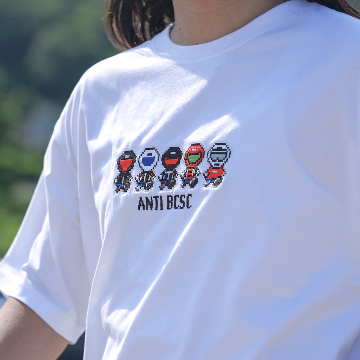 antibcsc's tweet photo. Pixel art T-Shirt
アンチビクスクのメンバーをドット絵で表現し
フル刺繍で再現してみました。
以前出したアイテムからデザインを刷新。
かなり気合の入った一品です。
是非お手に取って直接ご覧になっていただきたいです。おとなも、こどもも、おねーさんも。

https://t.co/9Zh81cfWYO https://t.co/hLkaJgc5qE