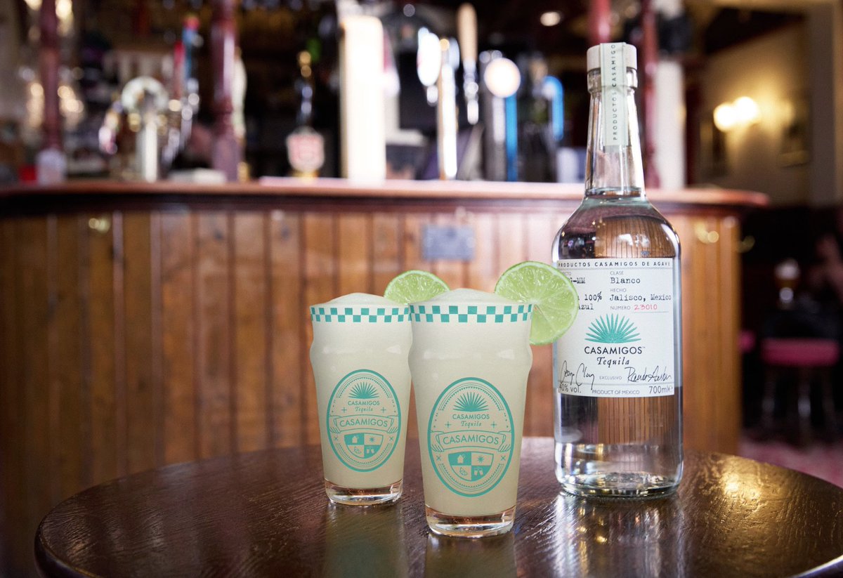 CreativeGenUK's tweet photo. 🍸 @Casamigos  introduces the ‘Quarterita’ ahead of England vs Mexico

⚽️ They've been giving football fans a fresh way to enjoy matchday with the launch of the miniature pint-shaped margarita!

📖: https://t.co/tSQ96Ayvxf https://t.co/KwEBSXPgBj