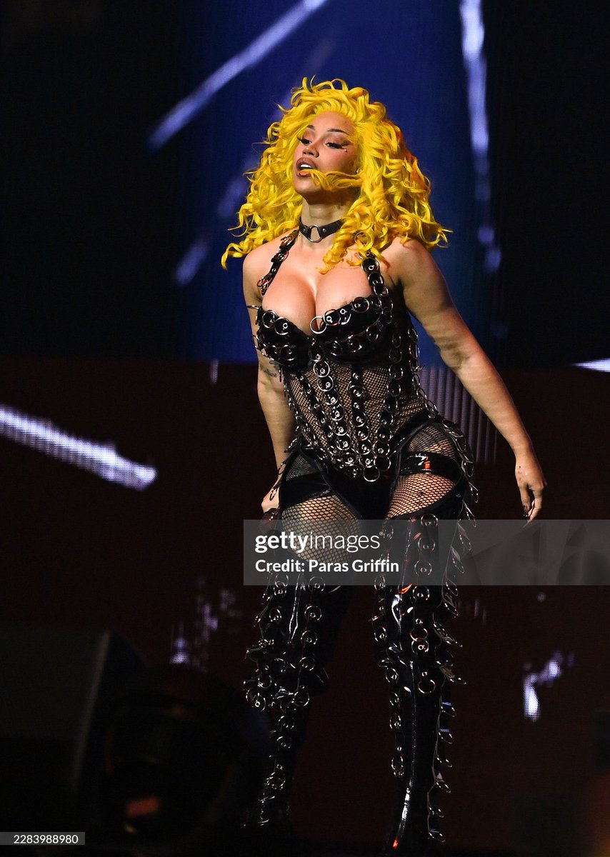 theecardiroom's tweet photo. 📸 Off guard pics of Cardi B performing at Essence Fest 2026 last night via Getty. 💛 https://t.co/pRKcuGlgD6