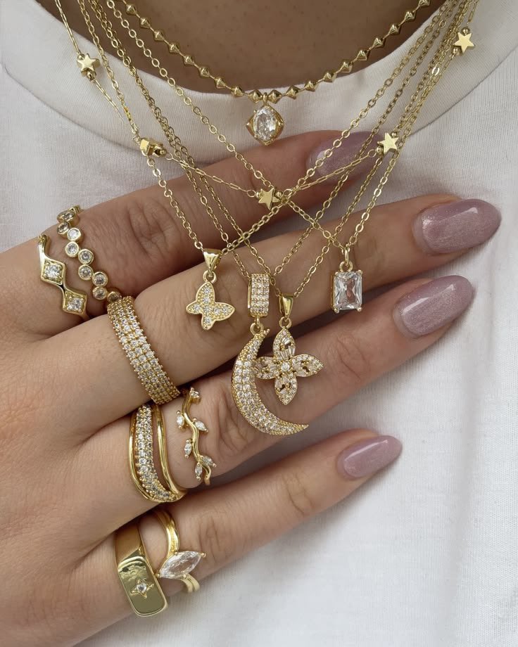 ceelasylviaa's tweet photo. the beauty of gold jewelries https://t.co/AMYsAkvn7g