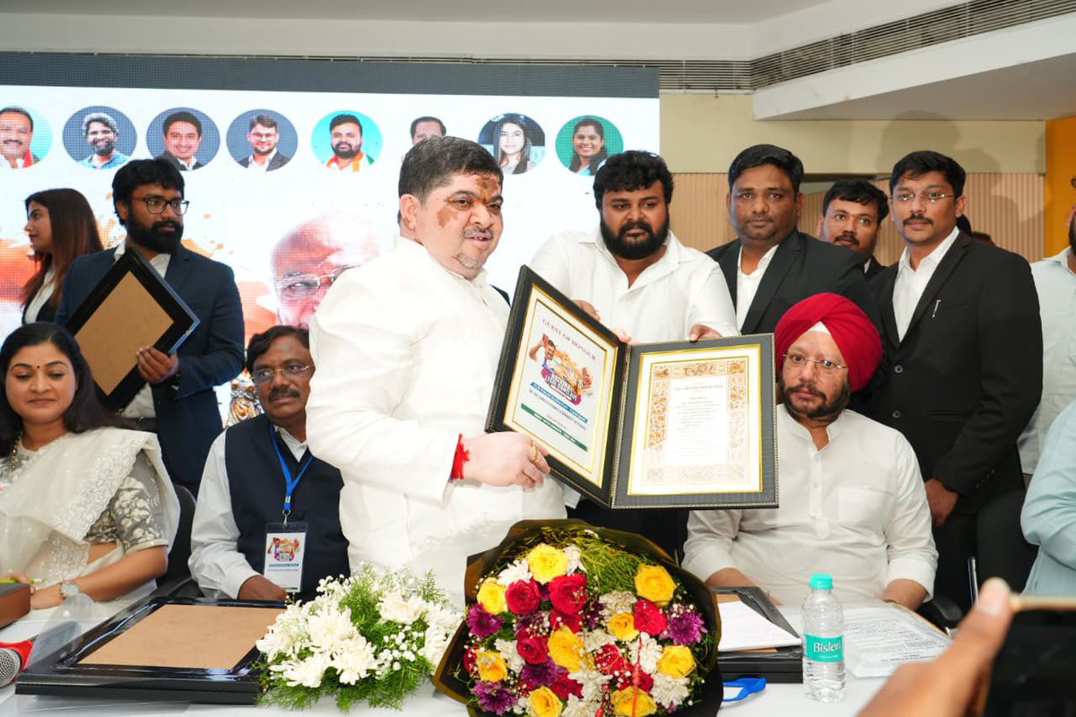 IYC's tweet photo. National Legal Conclave 2026 ⚖️✊🏻🇮🇳
Shri @Ponnam_INC Ji, Hon'ble Minister, Government of Telangana, joined the National Legal Conclave 2026, reaffirming the shared commitment to upholding constitutional values, the rule of law, and justice.

📍 KLN Auditorium, Hyderabad https://t.co/Nh1GLJFauD